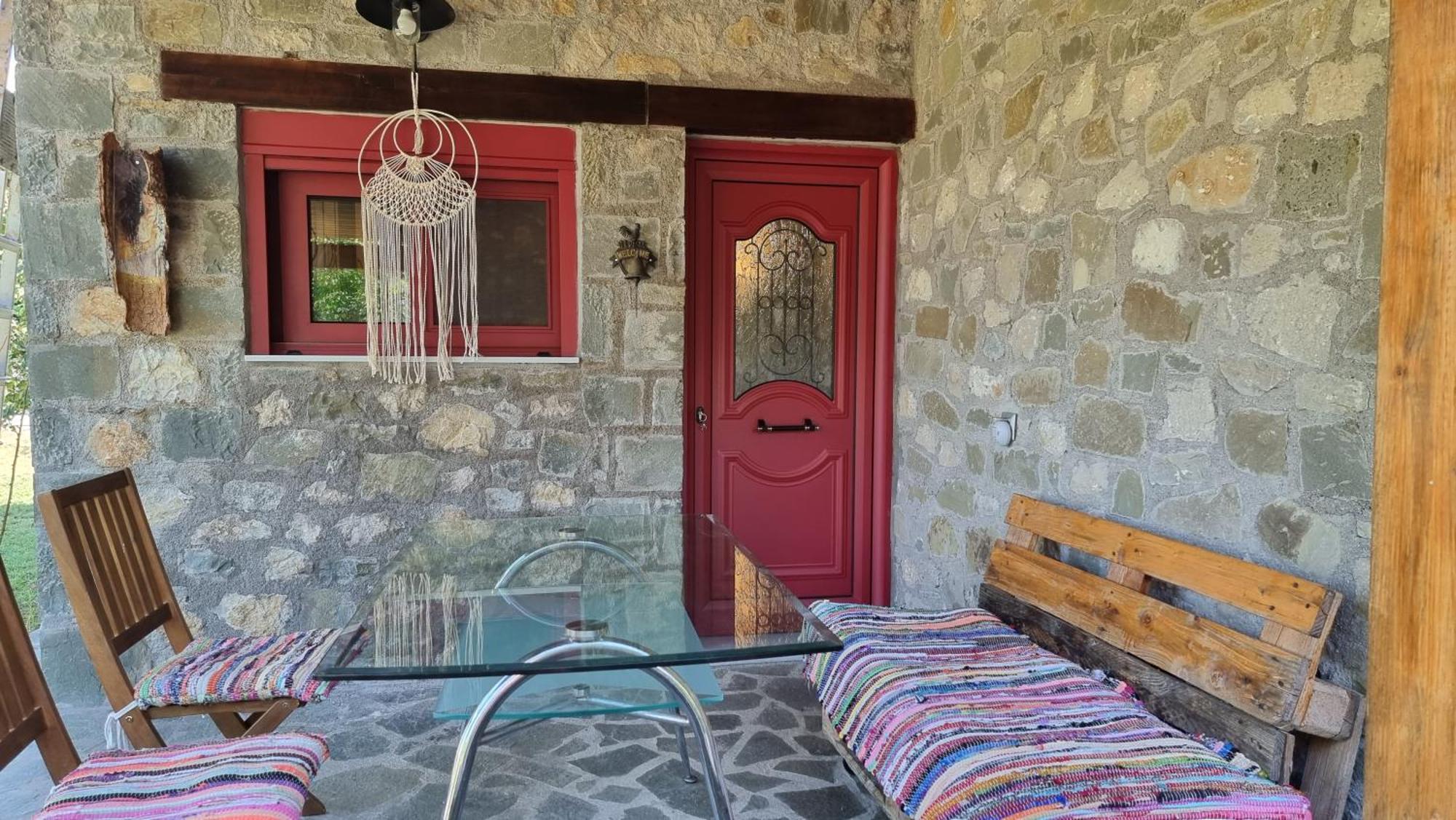 House With Big Garden And Barbeque In Nature Vourgareli Екстер'єр фото