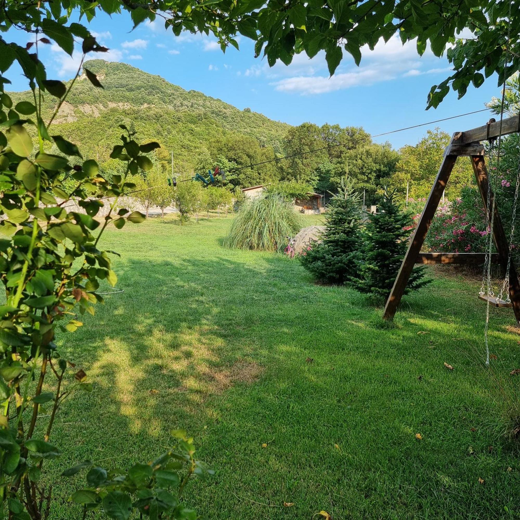 House With Big Garden And Barbeque In Nature Vourgareli Екстер'єр фото