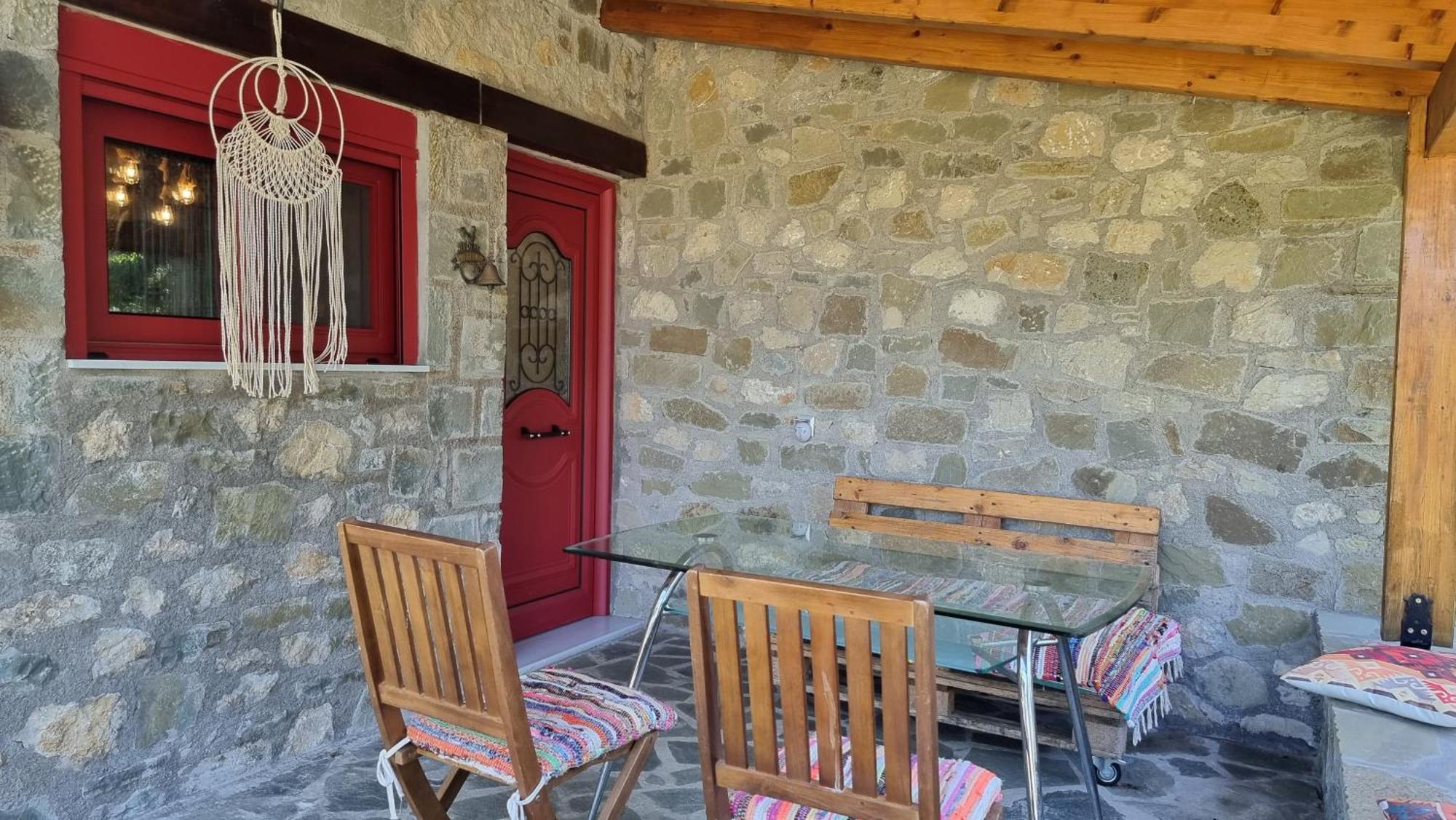 House With Big Garden And Barbeque In Nature Vourgareli Екстер'єр фото